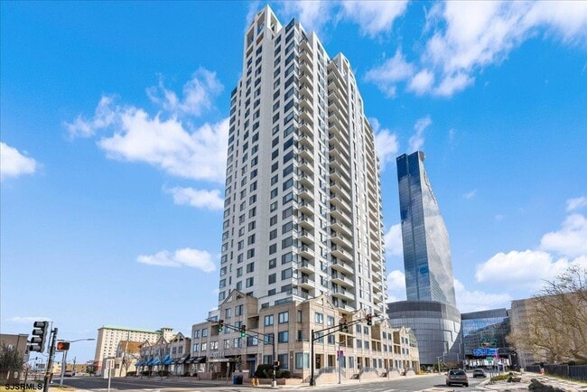 Building Photo - 526 Pacific Ave Unit TH 2