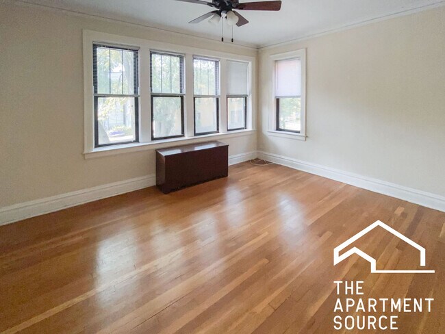 Photo - 4715 N Leavitt St Unit 2