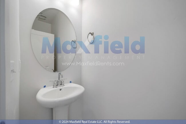 Photo - Interior New Townhouse - 3BD 3BA 2GA