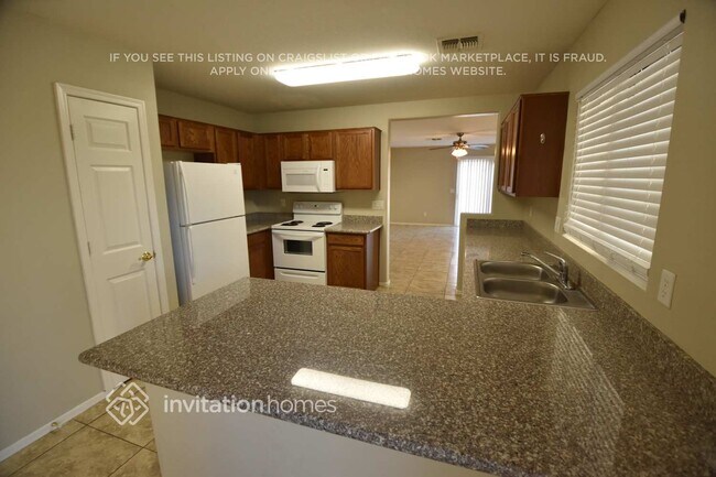 Photo - 12470 W Redfield Rd