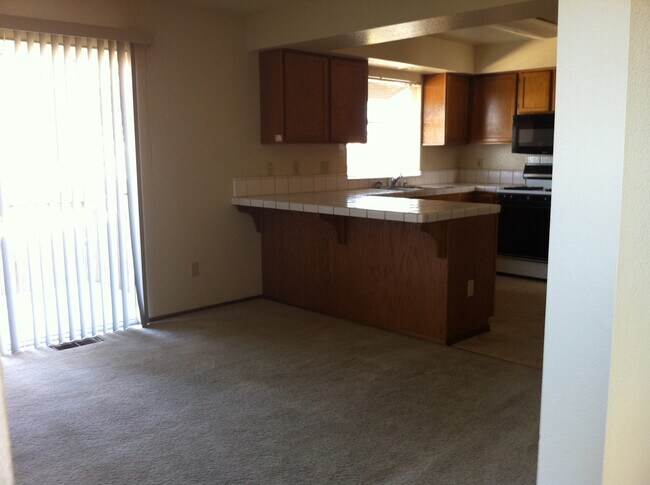 387 Redwood Heights Ct