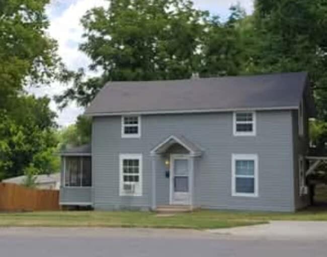 Street view - 109 E North St Unit Upstairs