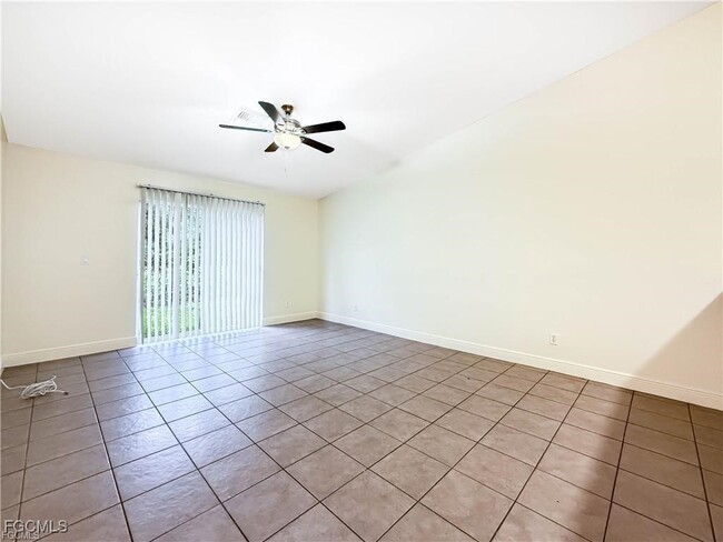 Building Photo - 709 W 12th St Rental