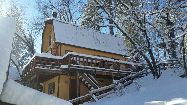 Building Photo - FULLY FURNISHED CABIN ARROWBEAR Rental