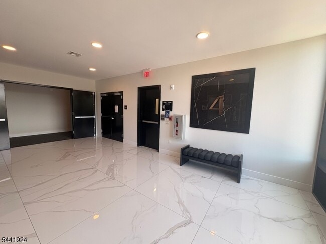 100 Washington Ave Unidad 503