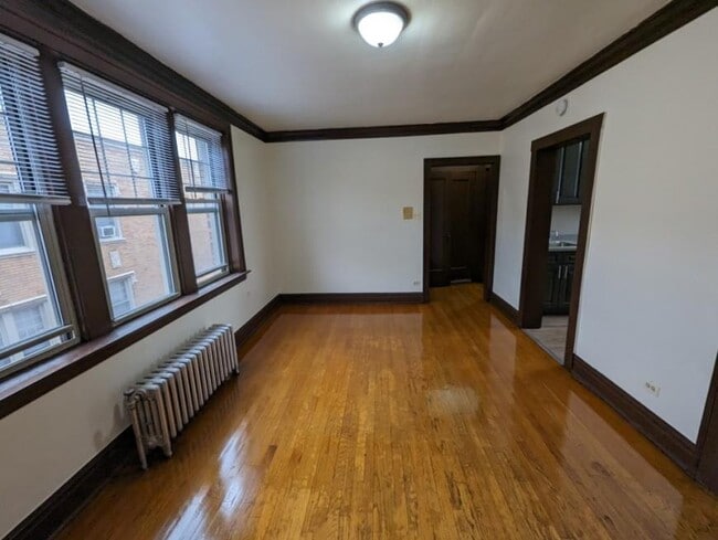 Building Photo - 1 bedroom in CICERO IL 60804 Unit 3Y Rental