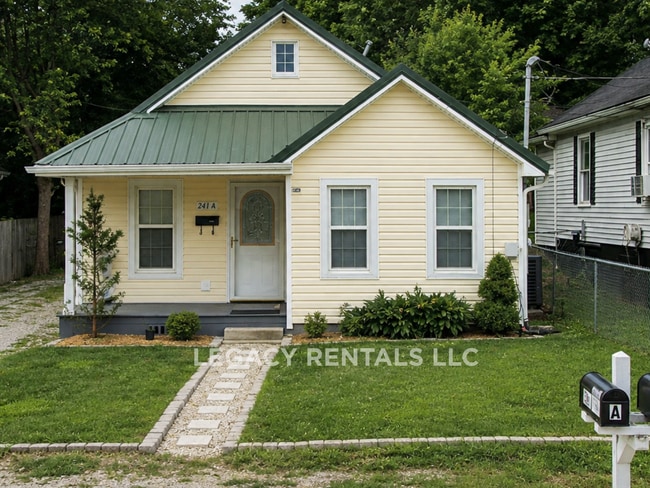 Building Photo - 241 Evansdale Ave