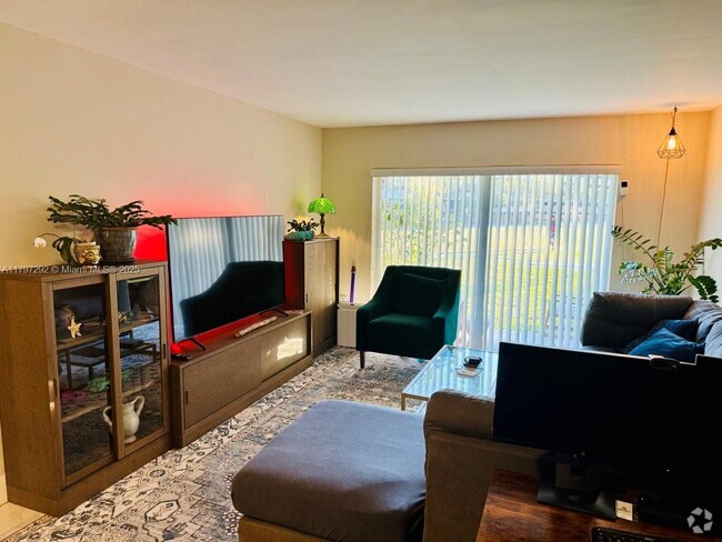 Building Photo - 7348 SW 82nd St Unit C117 Rental
