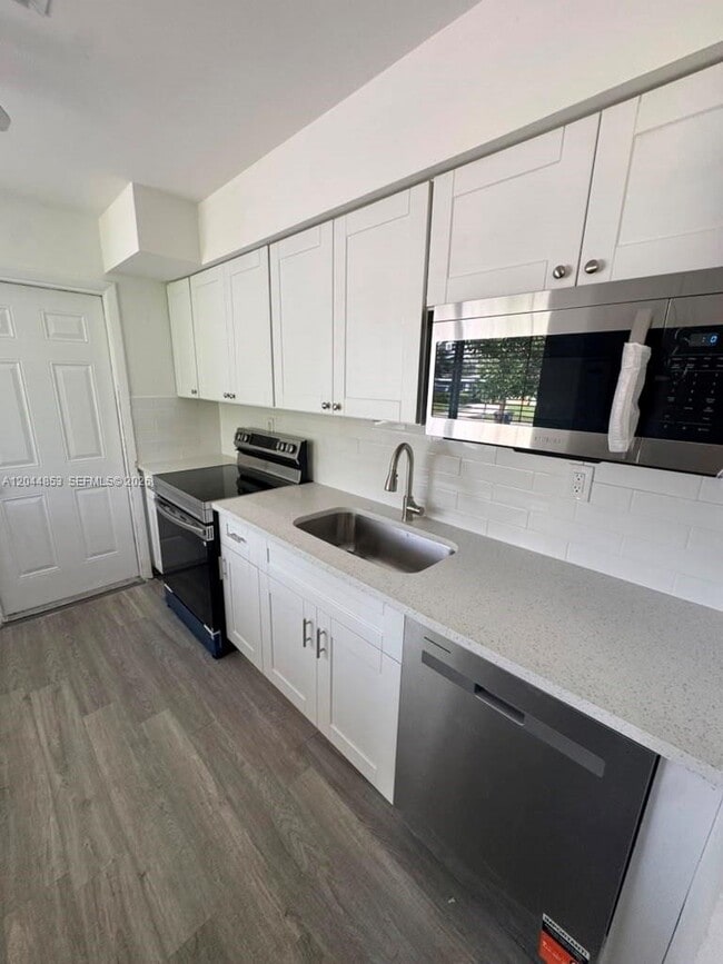 Photo - 2396 NE 5th Ave