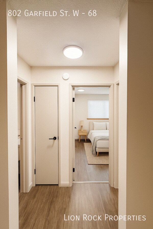 Photo - 802 Garfield St W Unidad 68