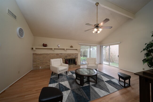 Photo - 10619 Chapel Hill Dr