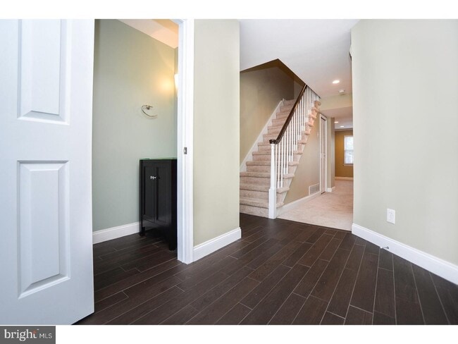 Photo - 102 Hazelwood Ln