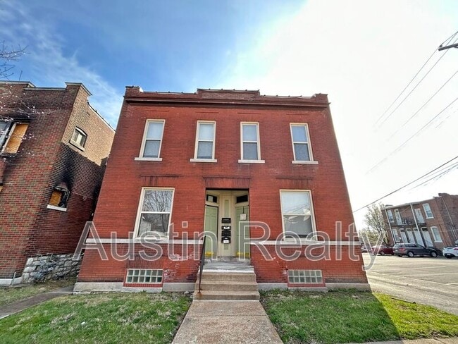 Building Photo - 4658-4660 Tyrolean Ave Unit Apt 2F