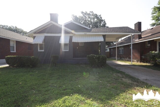 Building Photo - 922 Garland St Rental