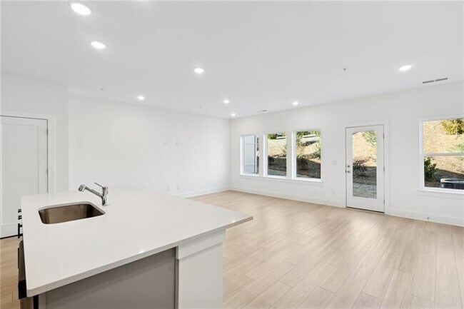 Photo - 198 Redbud Rd