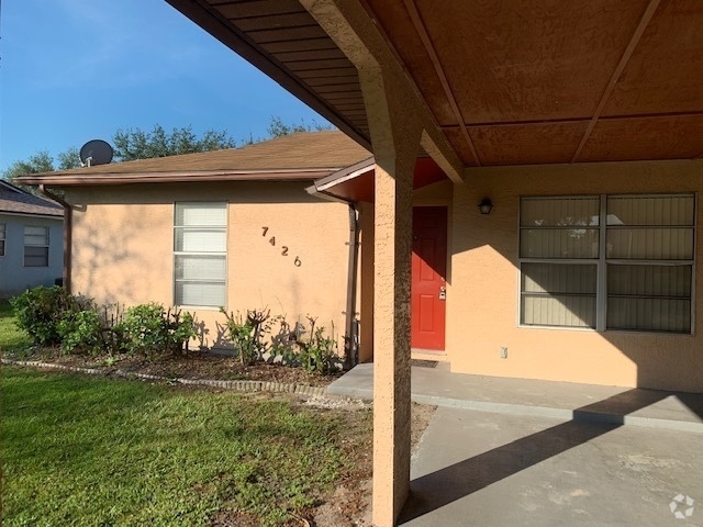 Building Photo - 2/2 In East Orlando Rental