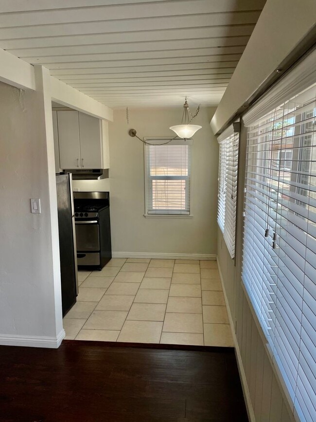 Photo - FIRST MONTH FREE! 2-Bedroom Apartment in the Heart of Pacific Beach – Walk to the Ocean! Unit 923 1/2