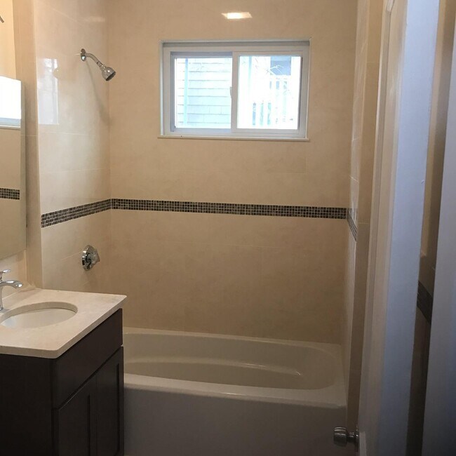 Photo - 11 Atkins St Unit 2