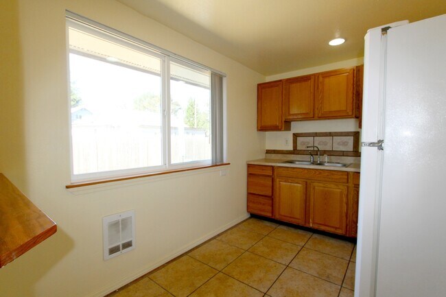 Photo - 3704 S Gunnison St Unidad 3708