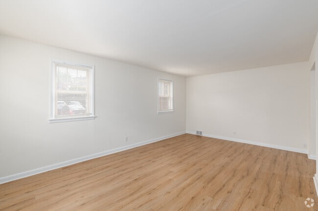 1BR, 1BA - 850SF - Living Room