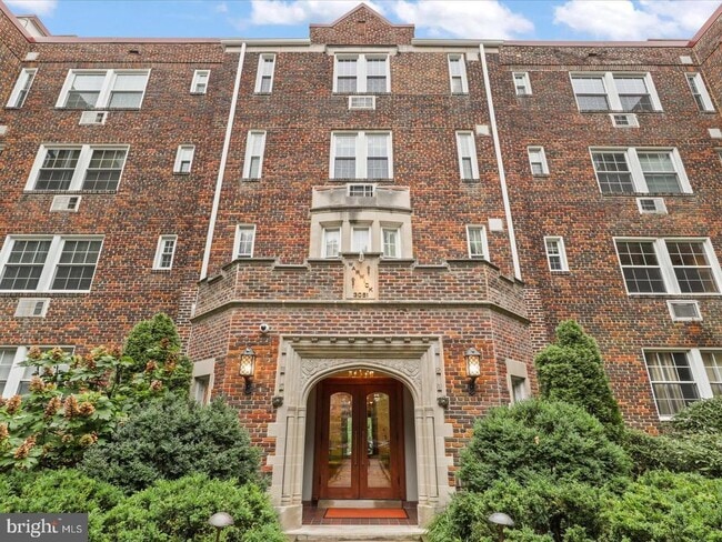 Building Photo - 3051 Idaho Ave NW Unit 101 Rental