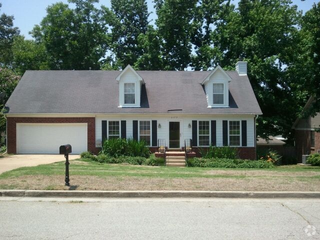 Building Photo - AVAILABLE SOON Rental