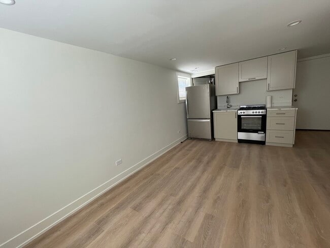 Photo - 3659 W Eddy St Unit GR