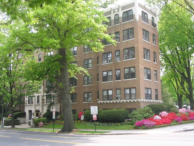 5130 Connecticut Ave NW Unidad A