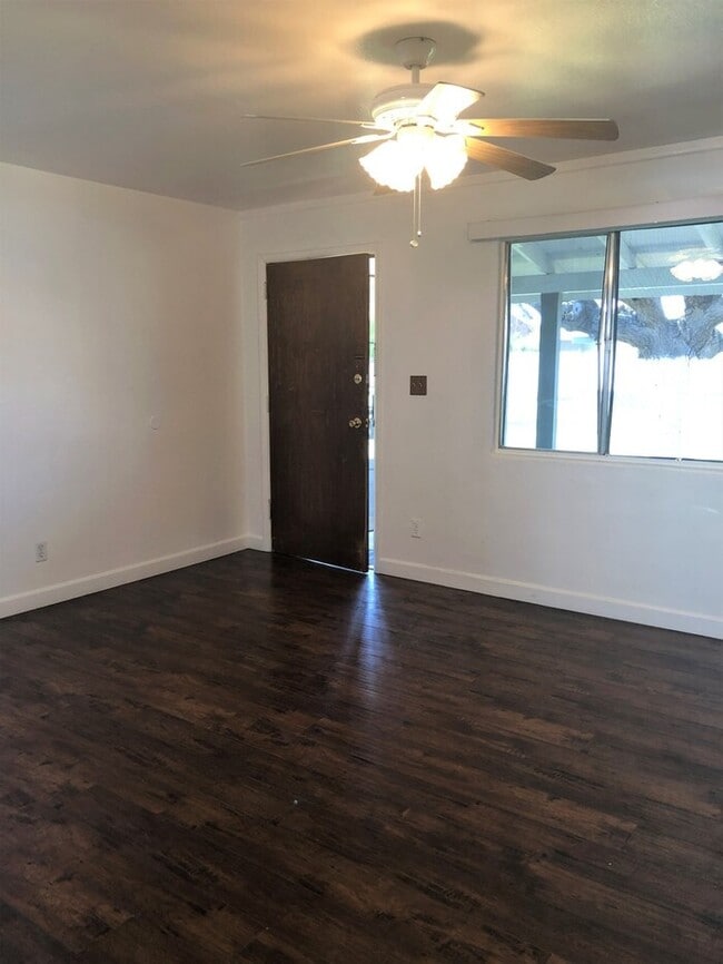 Photo - Cute 2 Bedroom Duplex Apartment in Chandler
