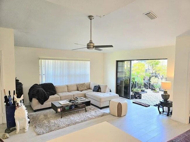 Photo - 1705 Mariners Cove