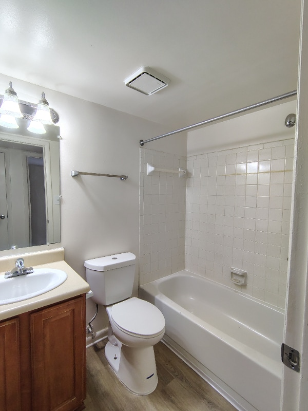 Photo - 600 Reusens Rd Unidad I94