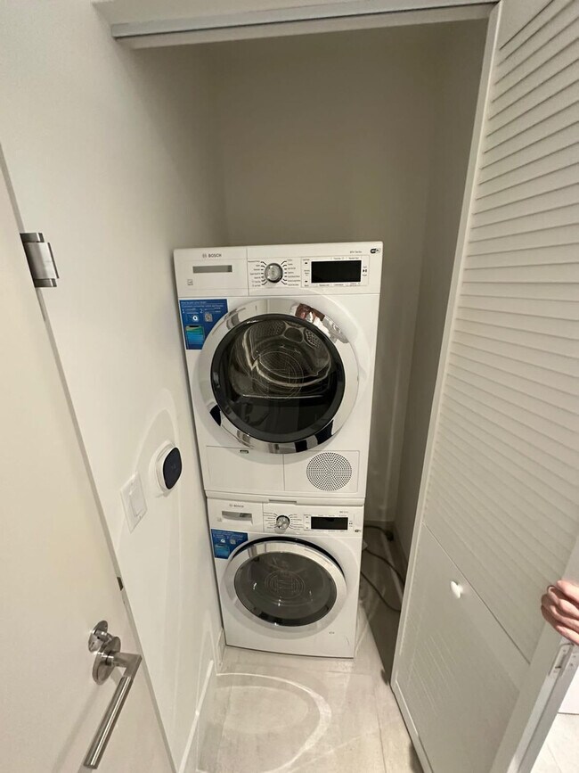 Photo - 239 SW 9th St Unit SI FL20-ID1541453P
