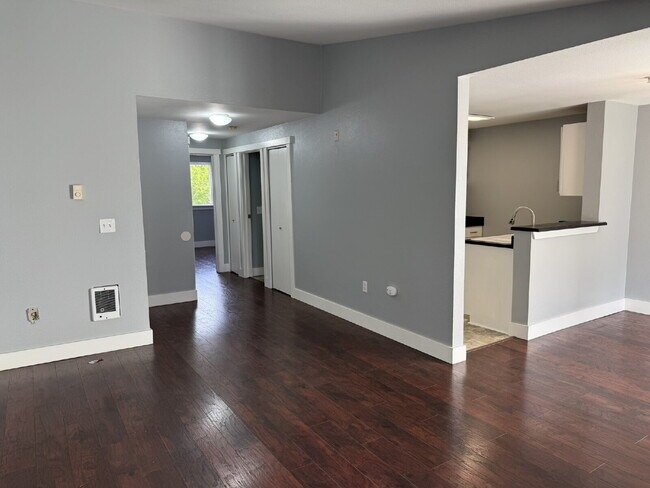 Photo - Charming & Spacious 1 Bedroom Condo Retreat in Renton Unit #D303
