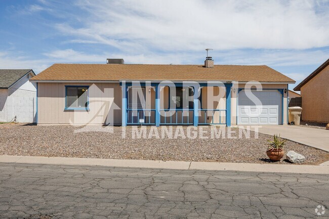 Building Photo - Charming Home with Private Backyard