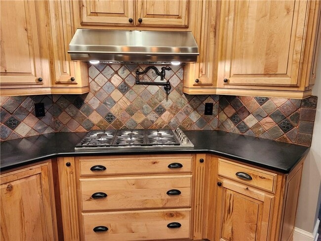 Photo - 2456 Tyne Terrace SE