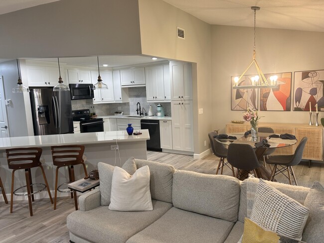 Photo - 5710 Coach House Cir Unit F