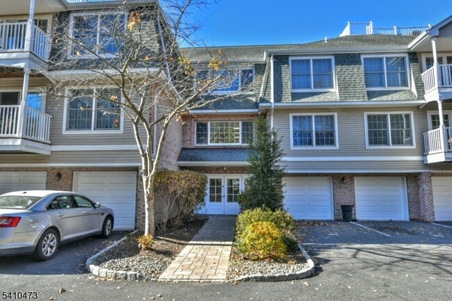 Building Photo - 203 Central Pk Pl Unit 203