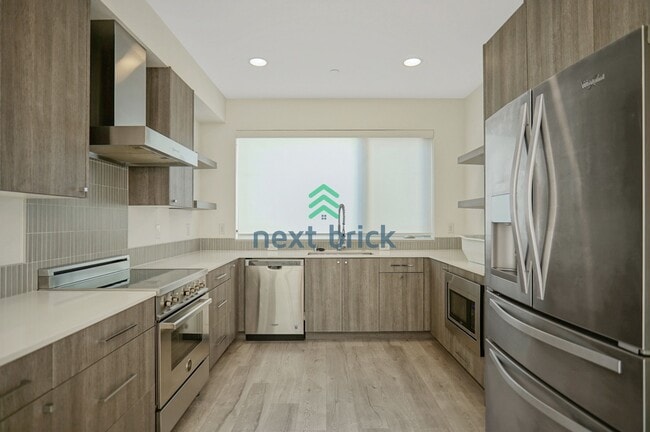 Photo - 3 BED & 3 BATH TOWNHOUSE FOR RENT