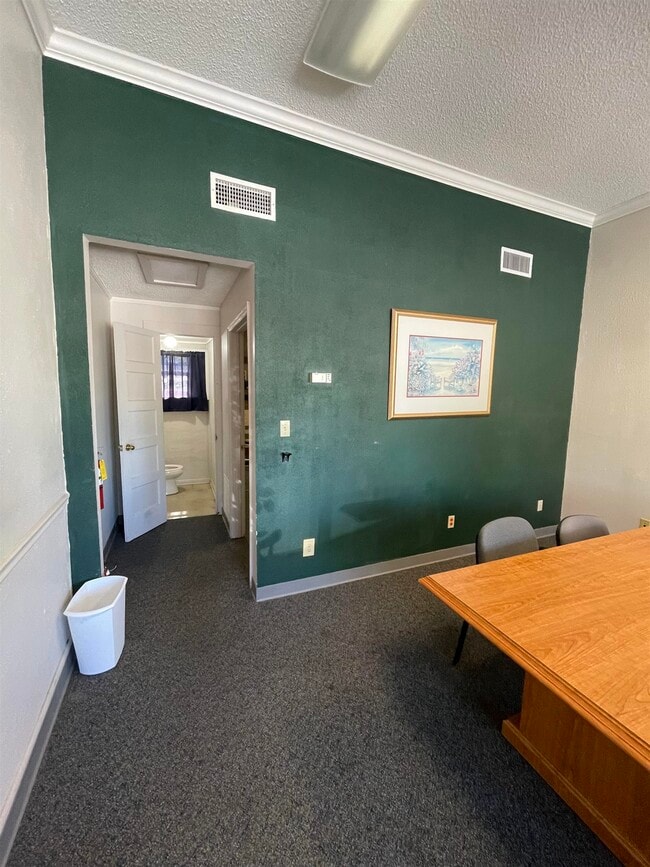 Photo - 105 W Main St