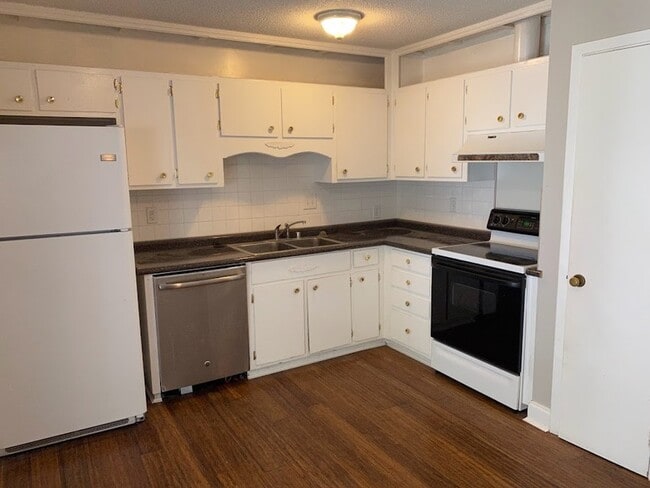 Photo - 14007 Glenview Dr SW