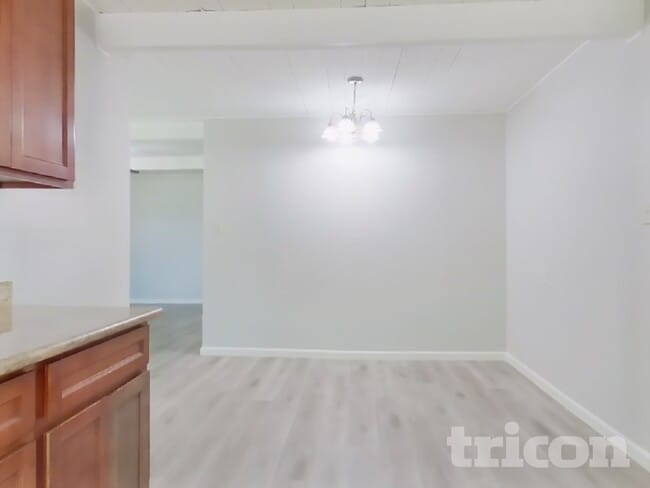 Photo - 1475 Knights Row