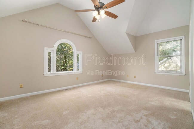 Photo - 388 Oakland Ave SE