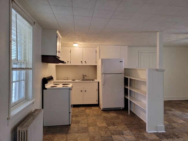 Photo - 118 E King St Unit B
