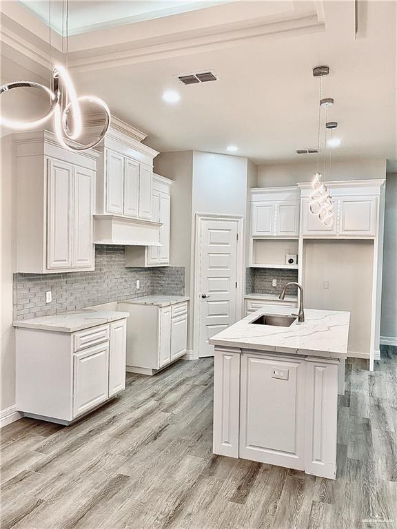 Photo - 11 W 18th St