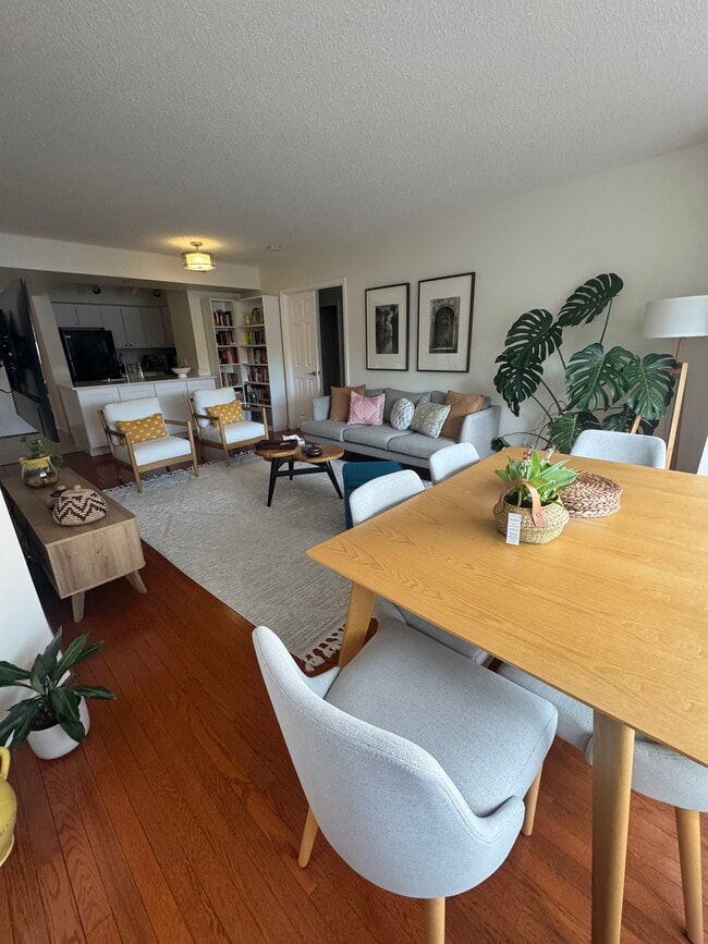 Photo - 5809 Nicholson Ln Unit Wisconsin Building