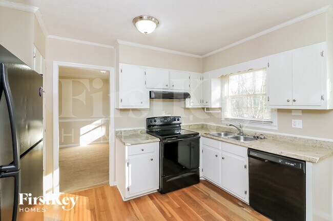 Photo - 3862 Herren Dr SW
