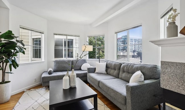 Photo - 28 Jennifer Pl