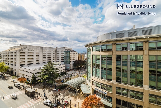 Photo - 2221 I St NW Unidad FL8-ID986