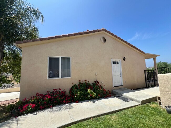 Charming 2 bedroom in Mockingbird Canyon! - Charming 2 bedroom in Mockingbird Canyon! House