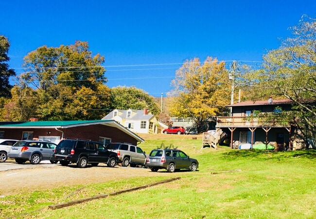 Photo - 2762 US Highway 421 N